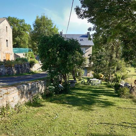 Bed and Breakfast Au Domaine Des Oiseaux Montredon  Экстерьер фото